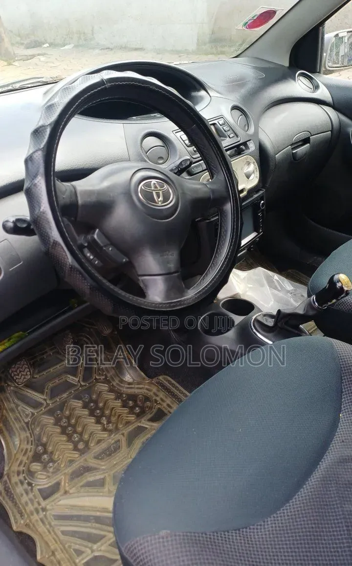 Toyota Yaris 2003 Gray