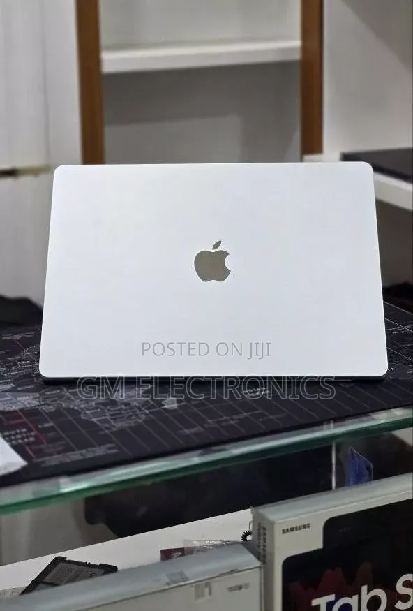 New Laptop Apple MacBook Air 2026 M5 16GB Apple M5 Max SSD 512GB