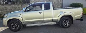 Toyota Hilux 2.5 D-4D 4X4 SRX 2012 Gold