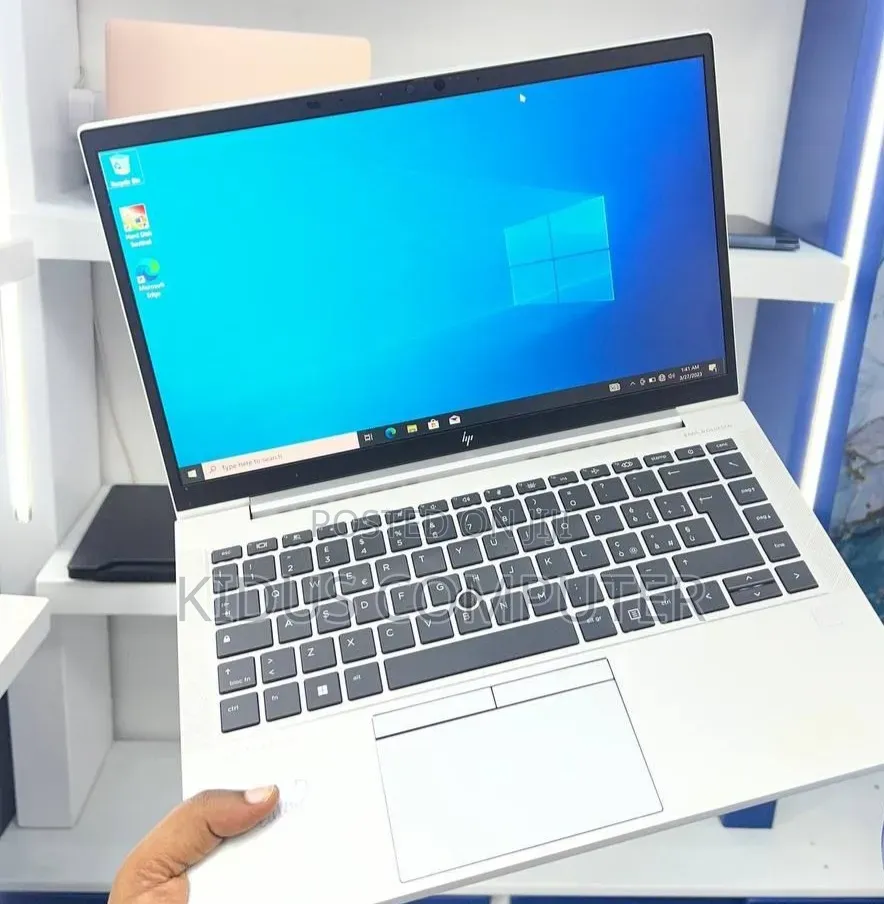 New Laptop HP EliteBook 845 G8 16GB AMD Ryzen 5 SSD 512GB