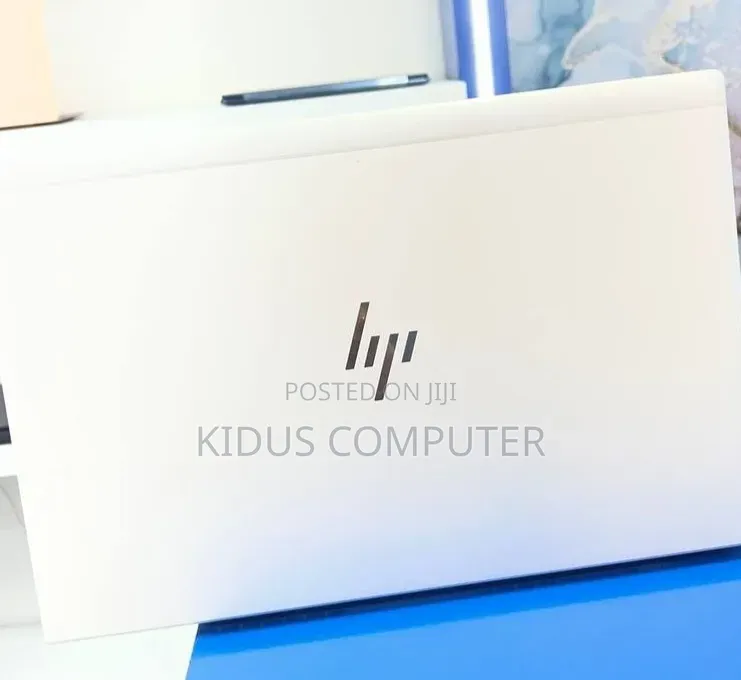 New Laptop HP EliteBook 845 G8 16GB AMD Ryzen 5 SSD 512GB