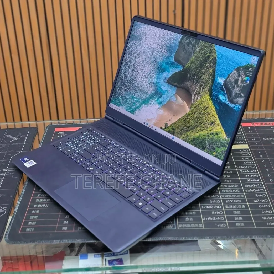 New Laptop Dell Alienware Aurora 16 16GB Intel Core Ultra 7 SSD 1T