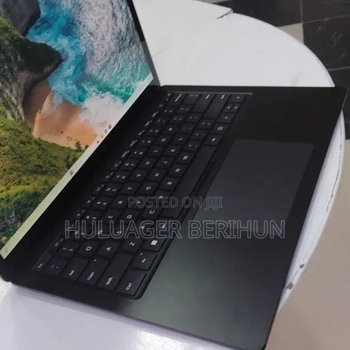 New Laptop Microsoft Surface Laptop 5 16GB Intel Core i5 SSD 256GB