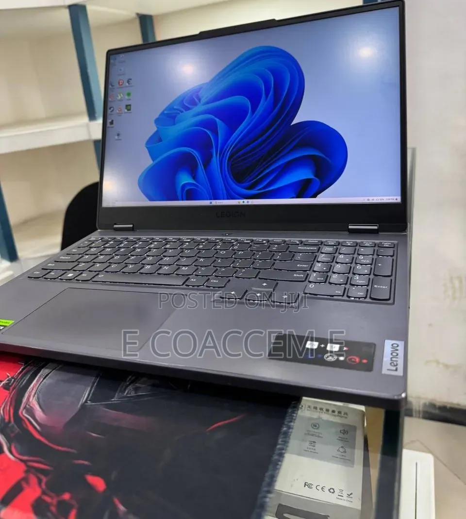 New Laptop Lenovo Legion 5 16GB AMD Ryzen 7 SSD 1T