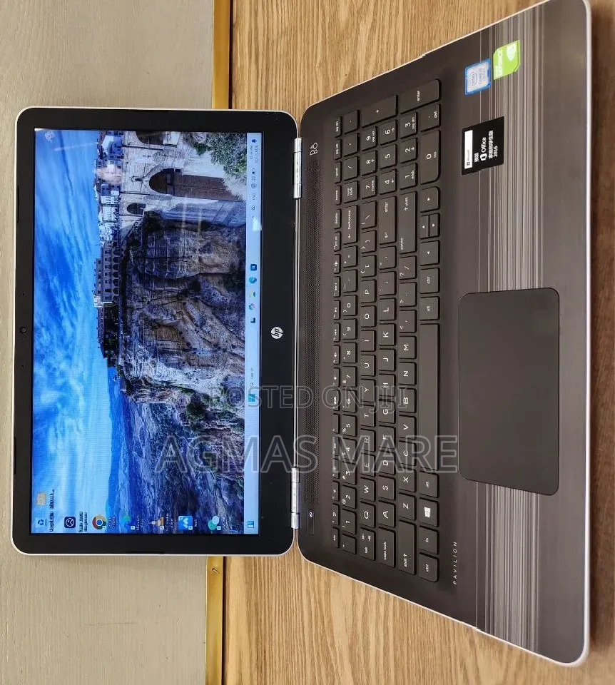 New Laptop HP Pavilion 15 8GB Intel Core i5 SSD 256GB