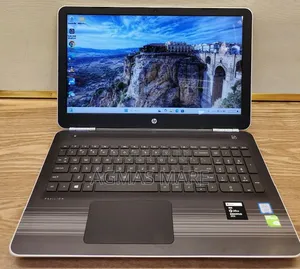 New Laptop HP Pavilion 15 8GB Intel Core i5 SSD 256GB