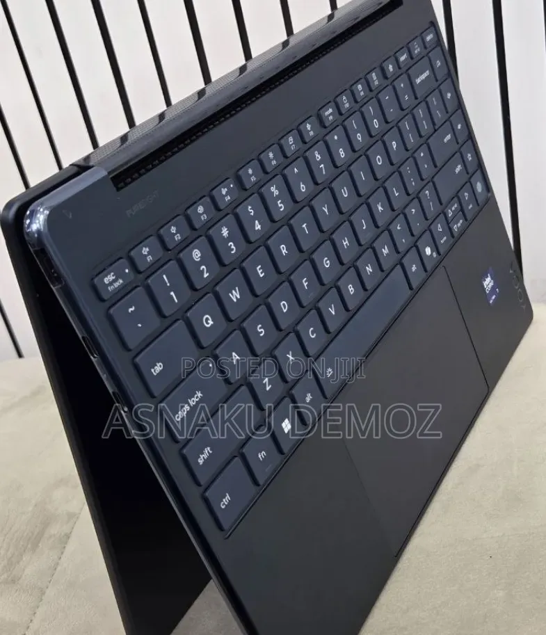New Laptop Lenovo Yoga 9 32GB Intel Core Ultra 7 SSD 1T