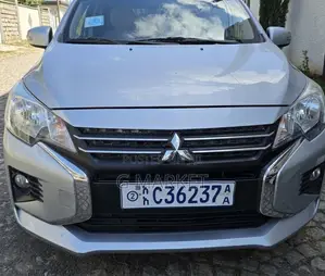 Mitsubishi Attrage 2022 Silver