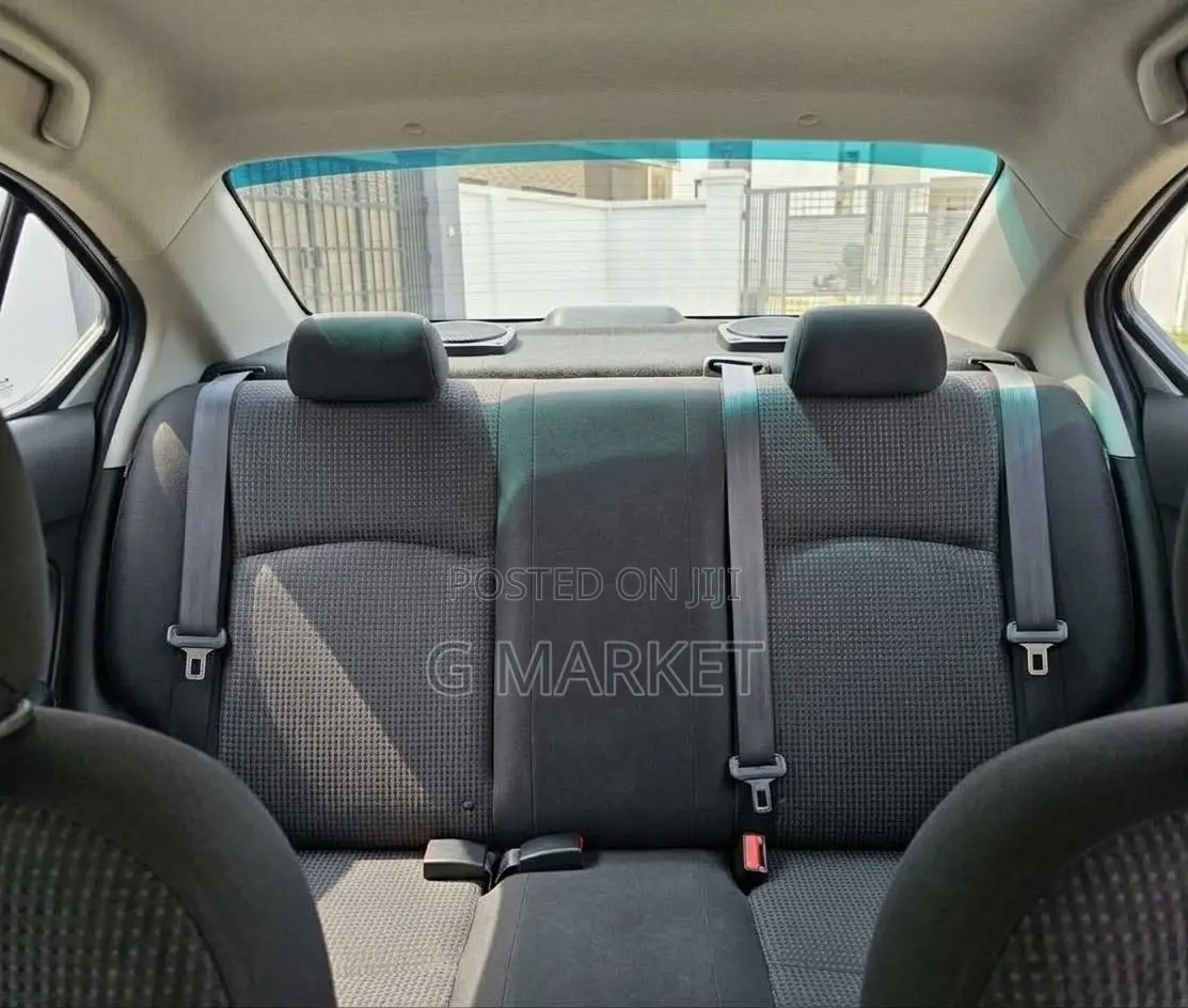 Mitsubishi Attrage 2022 Silver