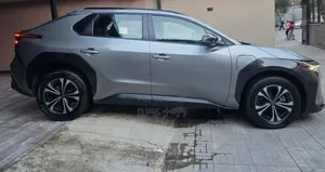 Toyota bZ4X XLE AWD 2024 Silver