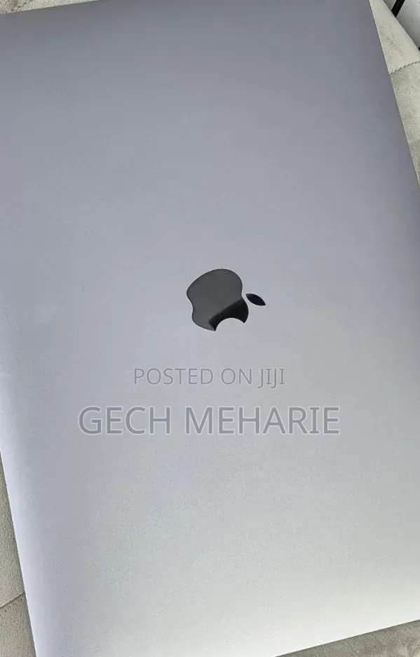 New Laptop Apple MacBook Pro 2019 16GB Intel Core i9 SSD 512GB