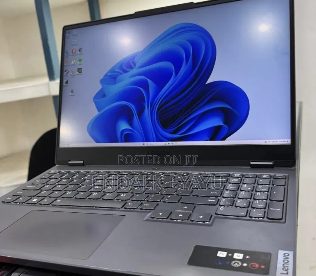 New Laptop Lenovo Legion 5 16GB AMD Ryzen 7 SSD 1T