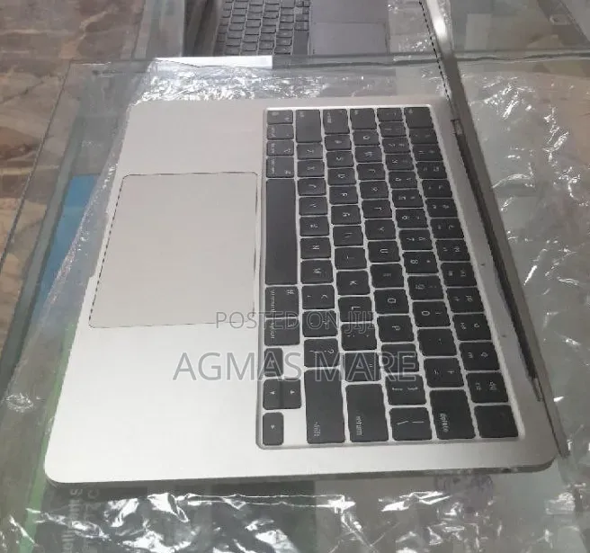 New Laptop Apple MacBook Air 2022 M2 16GB Apple M2 SSD 1T