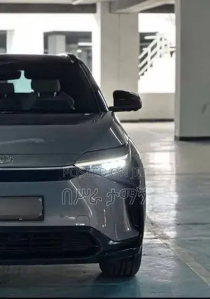 Toyota bZ4X 71.4 kWh AWD 2023 Silver