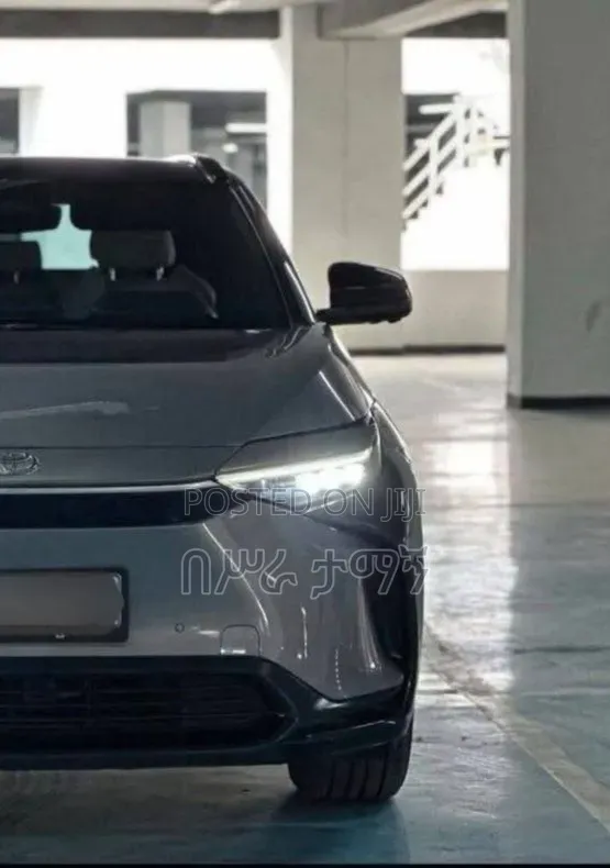 Toyota bZ4X 71.4 kWh AWD 2023 Silver