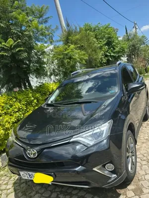 Toyota RAV4 LE 4dr SUV (2.5L 4cyl 6A) 2018 Black