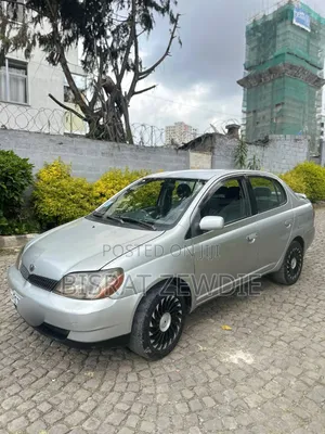 Toyota Platz 2001 Silver