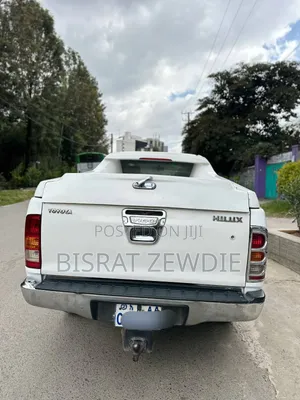 Toyota Hilux 2010 White