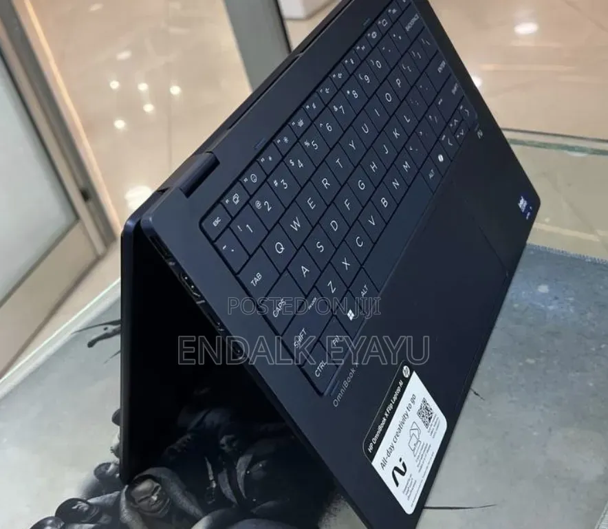 New Laptop HP OmniBook X Flip 14" 16GB Intel Core Ultra 7 SSD 1T
