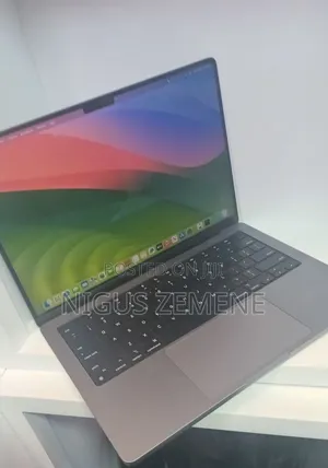 New Laptop Apple MacBook Pro 2023 M3 8GB Apple M3 Pro SSD 512GB