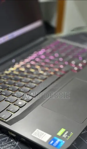 New Laptop Lenovo 8GB Intel Core i5 SSD 512GB