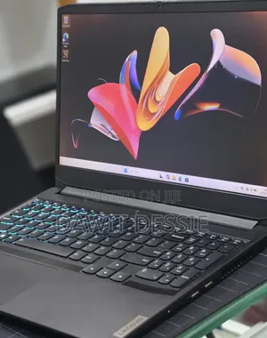 New Laptop Lenovo 8GB Intel Core i5 SSD 512GB