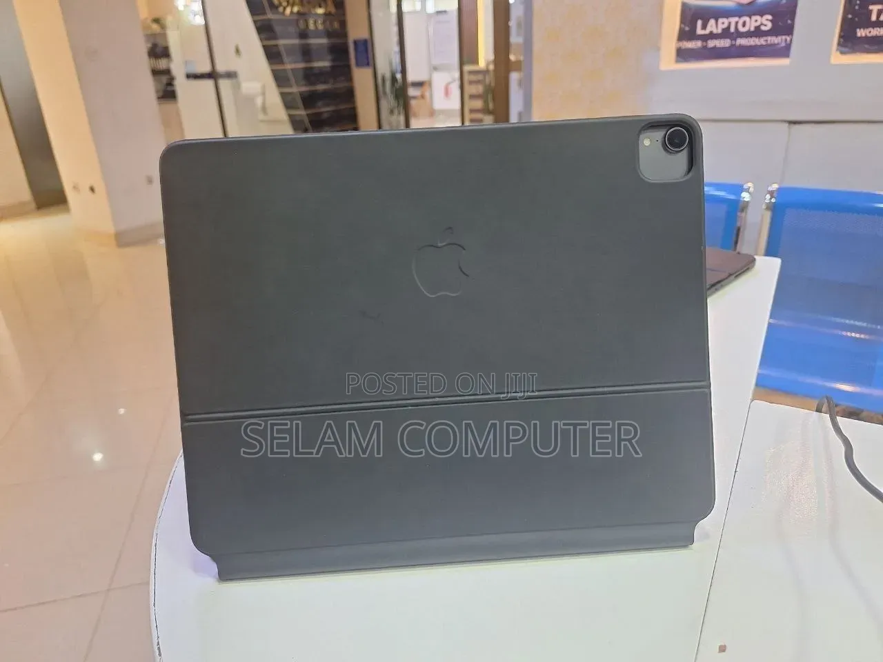 New Apple iPad Pro 13 (2025) 256 GB