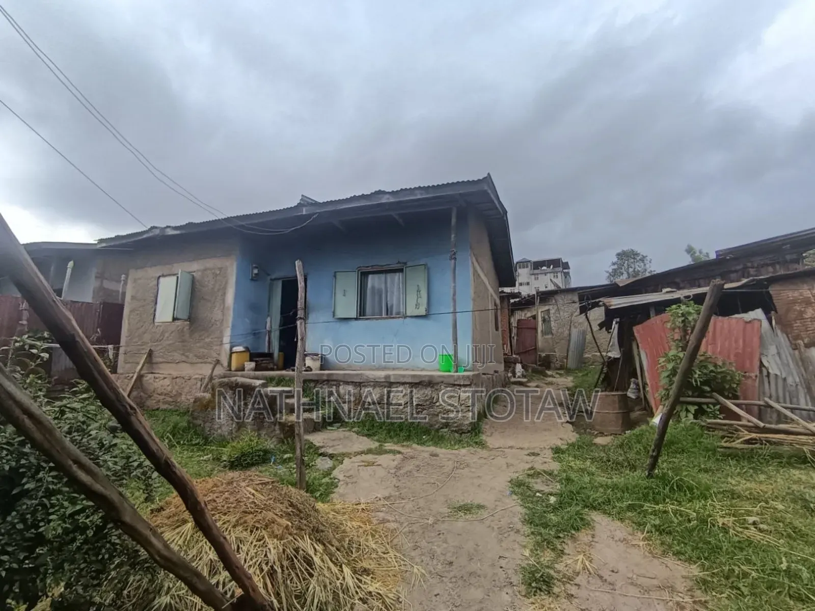4bdrm House in ቦሌ Vip መንገድ ላይ የፊት, Bole for sale