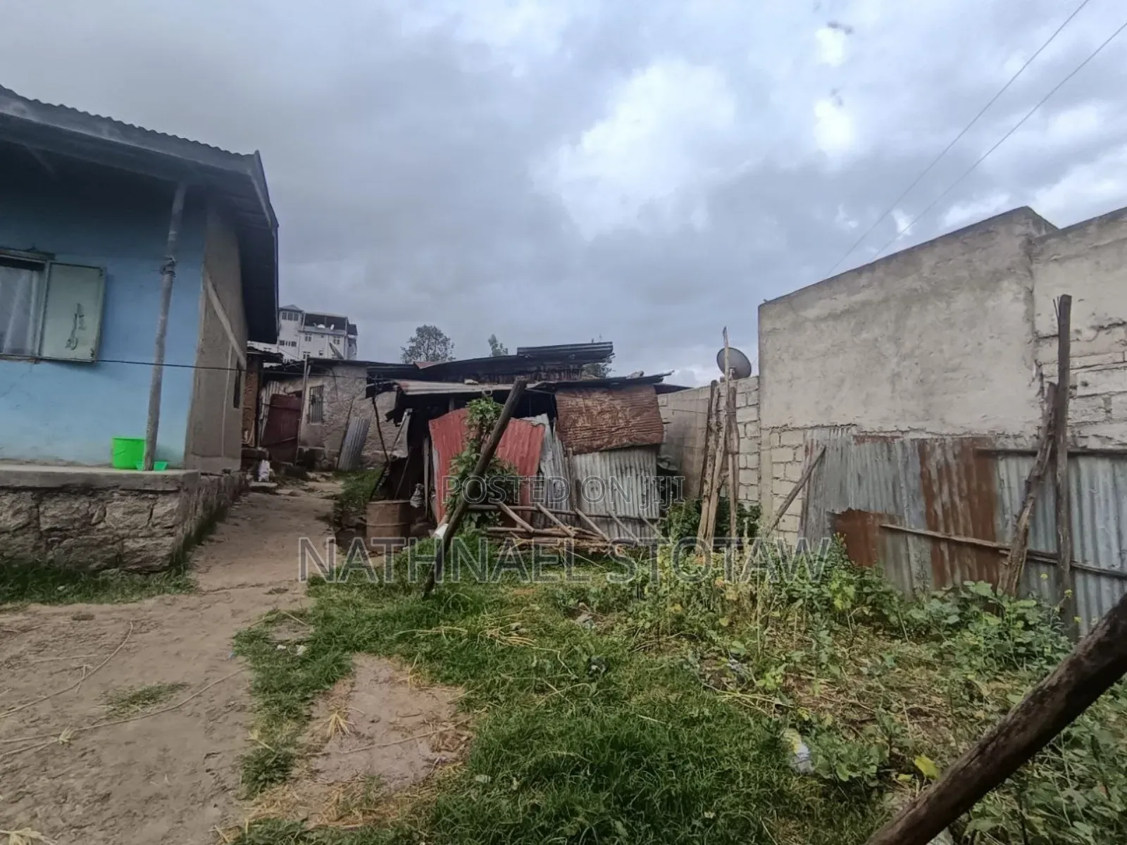 4bdrm House in ቦሌ Vip መንገድ ላይ የፊት, Bole for sale