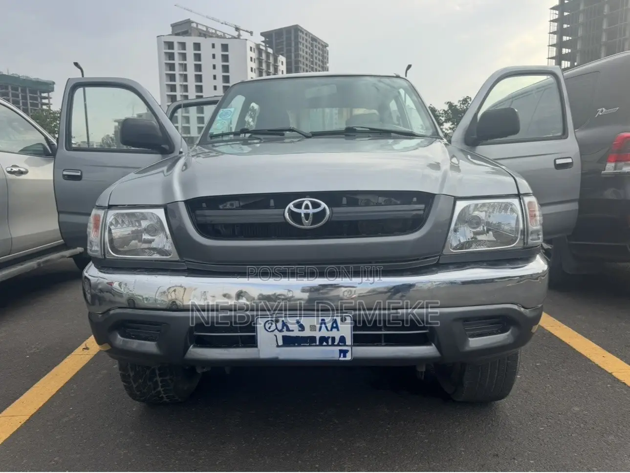 Toyota Hilux 2001 White