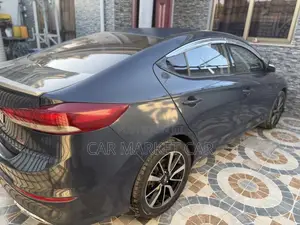 Hyundai Avante 2017 Gray