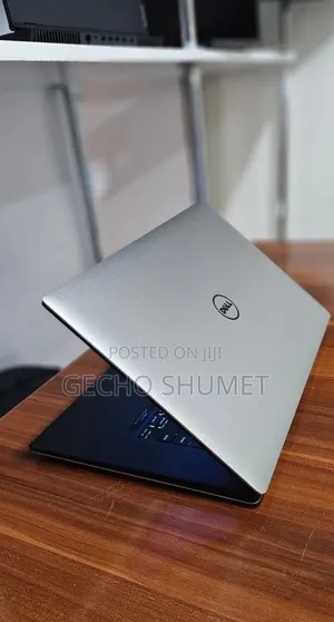 New Laptop Dell XPS 15 16GB Intel Core i7 SSD 512GB