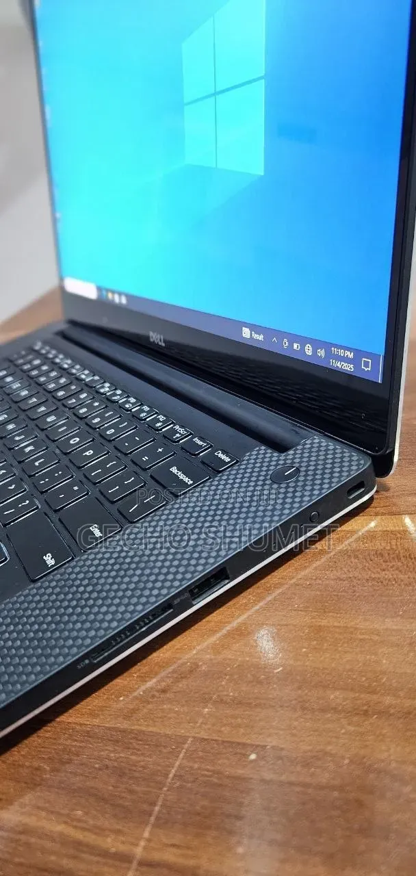 New Laptop Dell XPS 15 16GB Intel Core i7 SSD 512GB