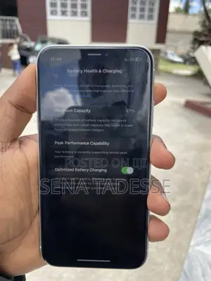 Apple iPhone XR 64 GB White