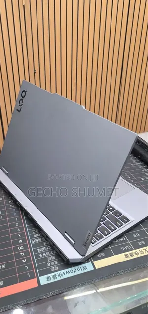 New Laptop Lenovo LOQ 15AHP10 8GB Intel Core i5 SSD 512GB