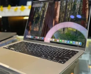 New Laptop Apple MacBook Air 2025 M4 16GB Apple M4 SSD 512GB