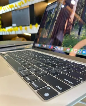 New Laptop Apple MacBook Air 2025 M4 16GB Apple M4 SSD 512GB