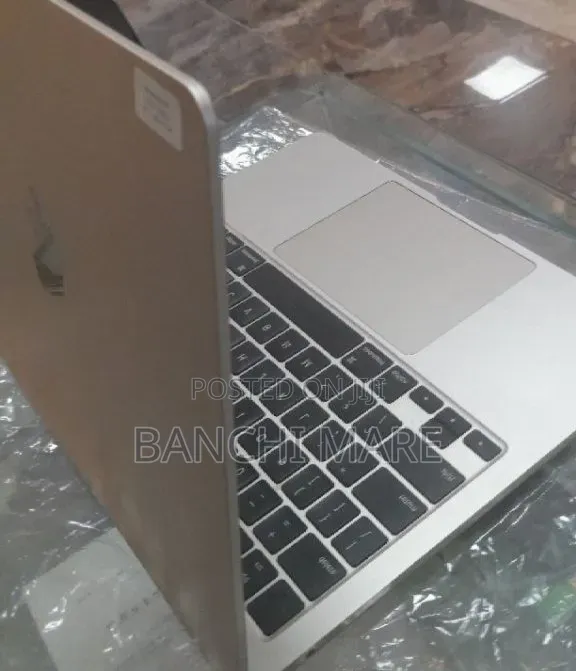 New Laptop Apple MacBook Air 2023 M2 16GB Apple M2 SSD 1T