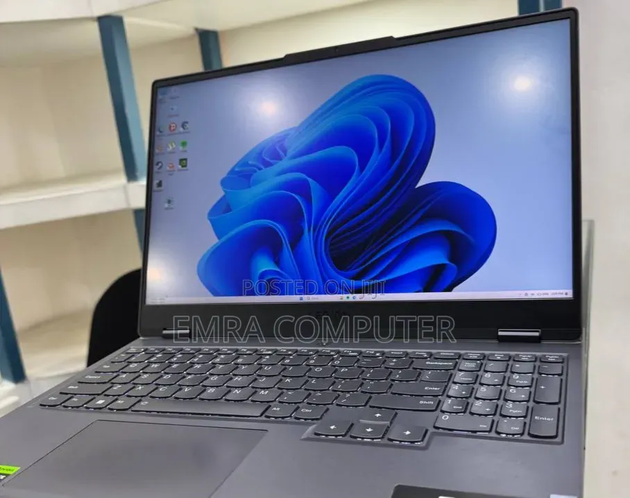 New Laptop Lenovo 16GB AMD Ryzen 7 SSD 1T