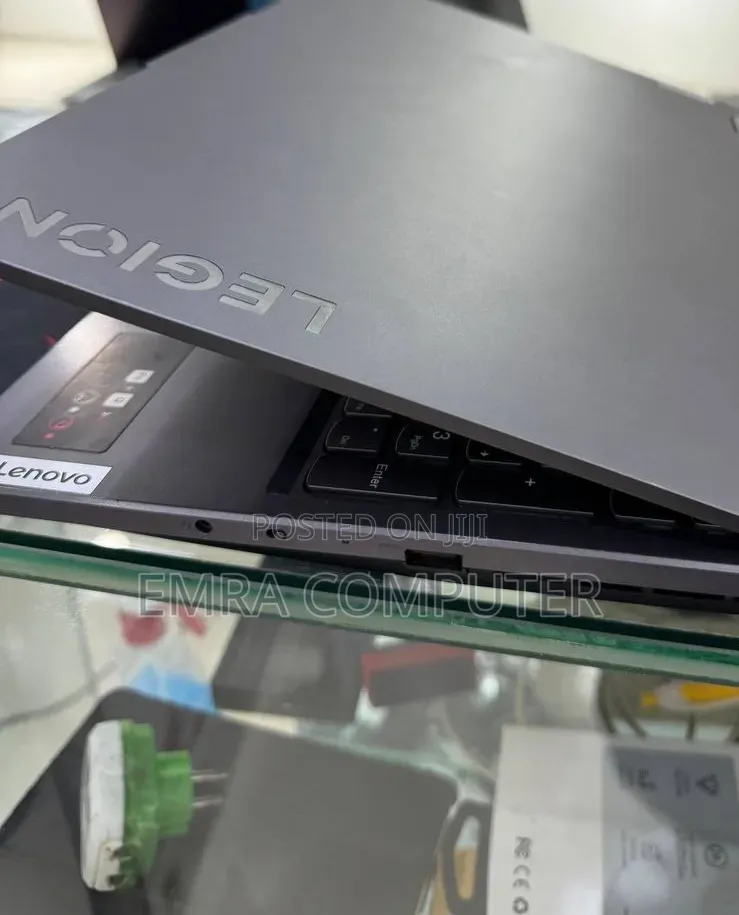 New Laptop Lenovo 16GB AMD Ryzen 7 SSD 1T