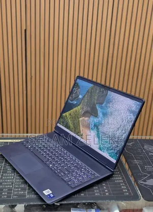 New Laptop Dell 16GB Intel Core Ultra 7 SSD 1T