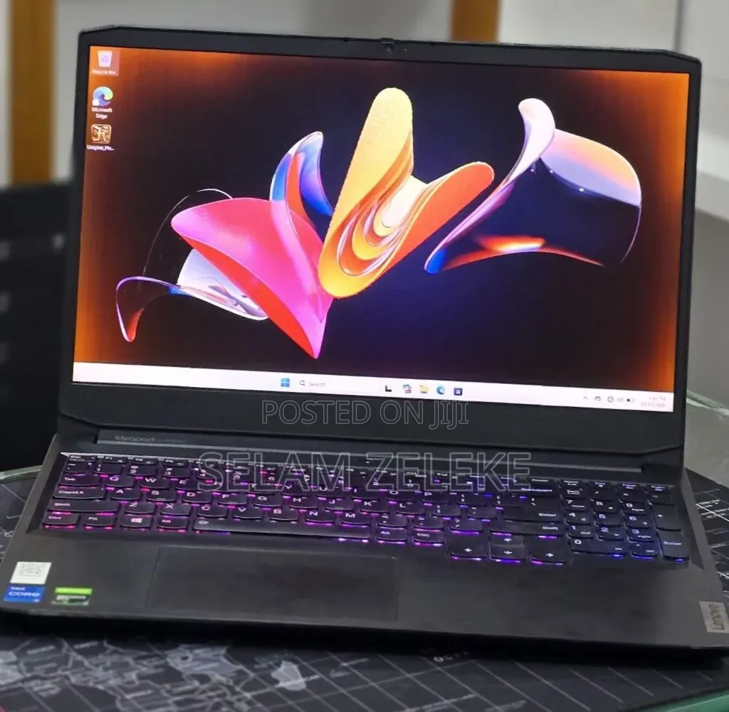 New Laptop Lenovo 8GB Intel Core i5 SSD 512GB