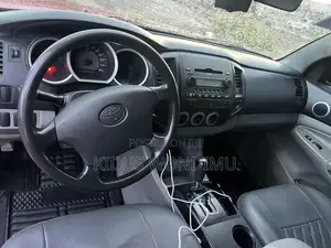 Toyota Tacoma Access Cab 2009 Red