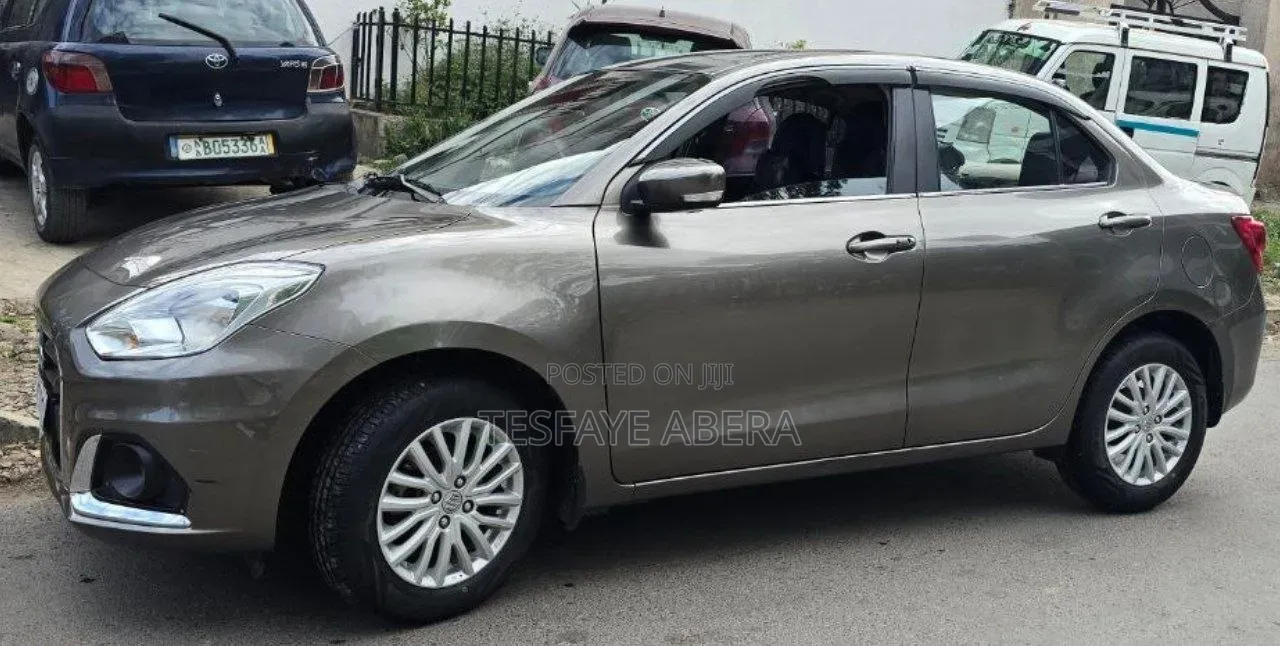 Suzuki Dzire 2022 Silver