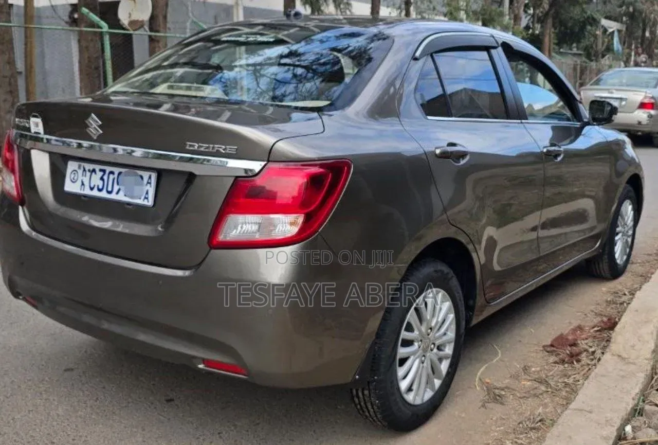 Suzuki Dzire 2022 Silver