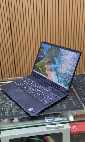 New Laptop Dell Alienware Aurora 16 16GB Intel Core Ultra 7 SSD 1T