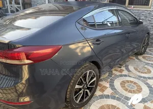 Hyundai Avante 2017 Gray