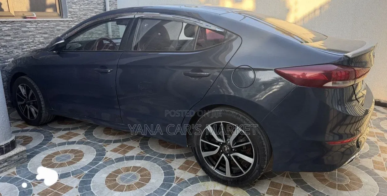 Hyundai Avante 2017 Gray