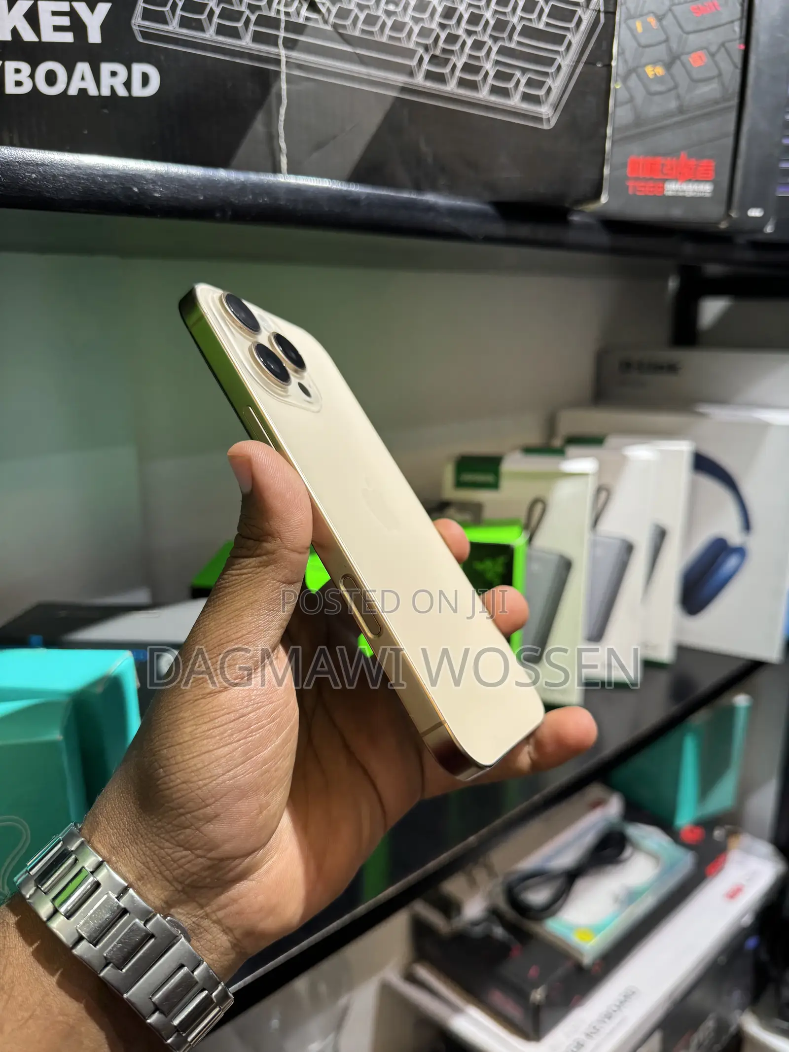 New Apple iPhone 16 Pro Max 256 GB Gold