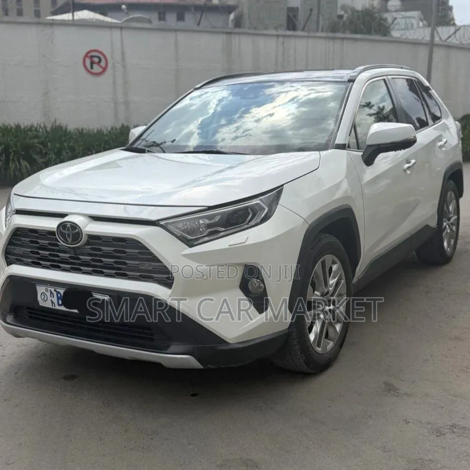 Toyota RAV4 2020 White